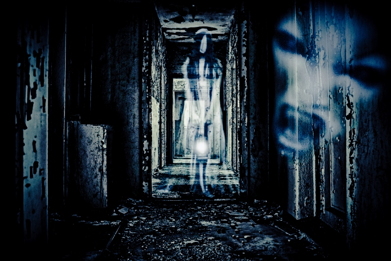 corredor de fantasmas y espíritus