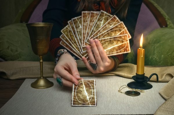 Contador de fortuna con cartas de tarot
